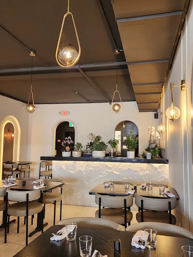 Denj Restaurant & Bar, North York