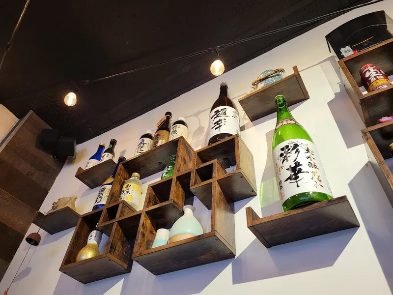 The 5th Taste creative sushi rolls on Wilson Ave