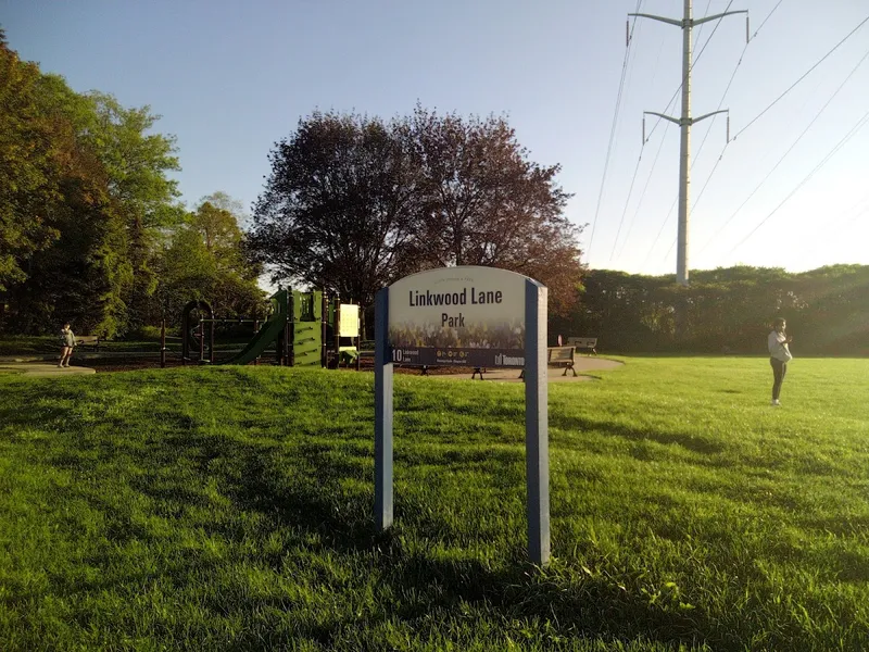 Linkwood Lane Park compact fenced off-leash area